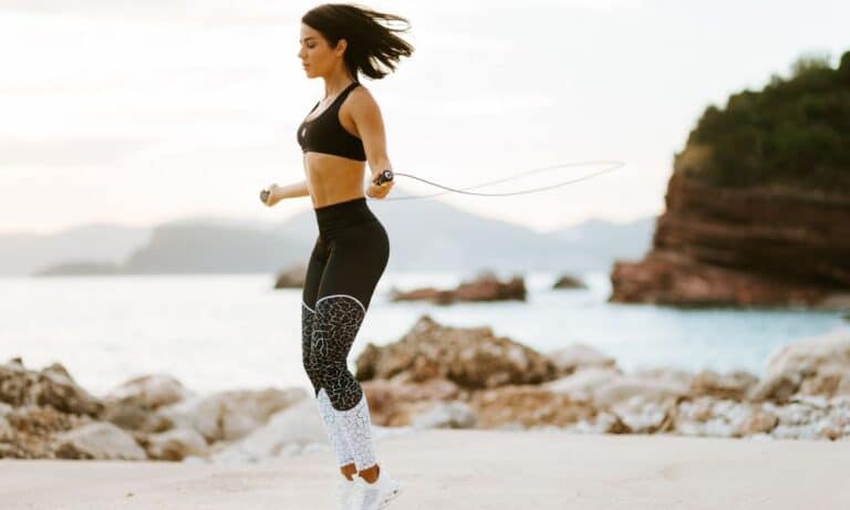 Ugrálókötél: az egyszerű eszköz, ami látványos eredményeket hoz